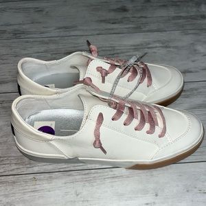 Dolce Vita Sneakers Size 6.5M NWOT